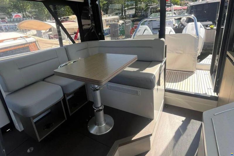 Wellcraft 355 Explorer