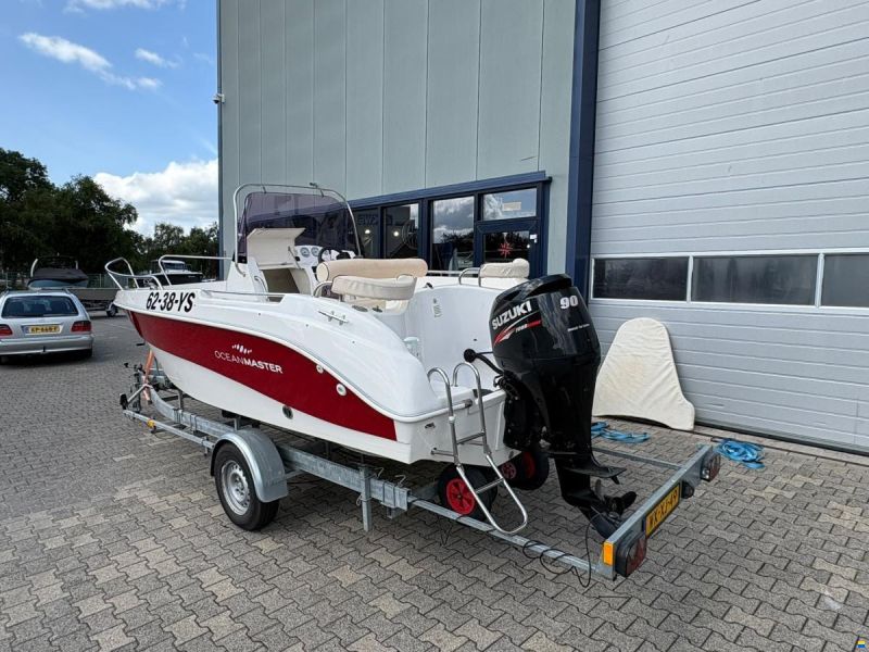 Ocean Master 550 Center Console