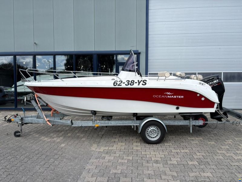 Ocean Master 550 Center Console