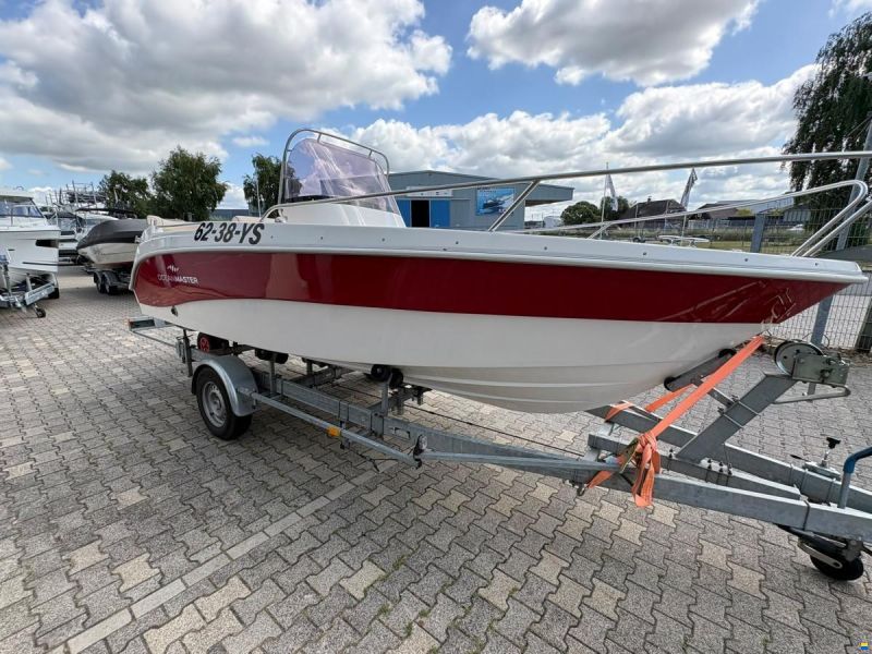 Ocean Master 550 Center Console