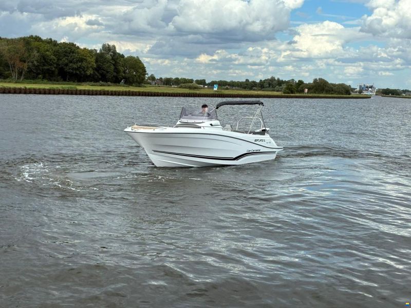 Jeanneau Cap Camarat 7.5 CC Serie 3