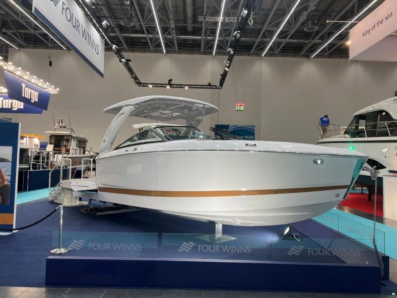 Four Winns H9 Bowrider