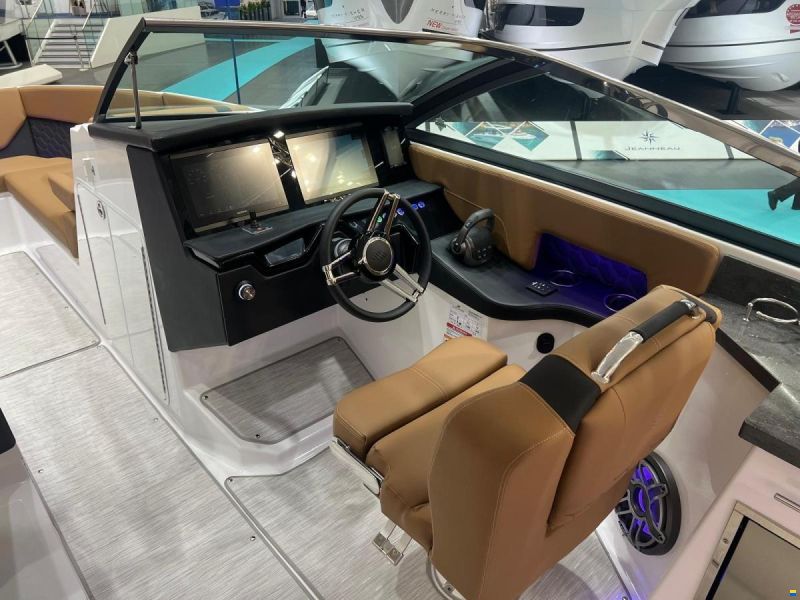 Four Winns H9 Bowrider