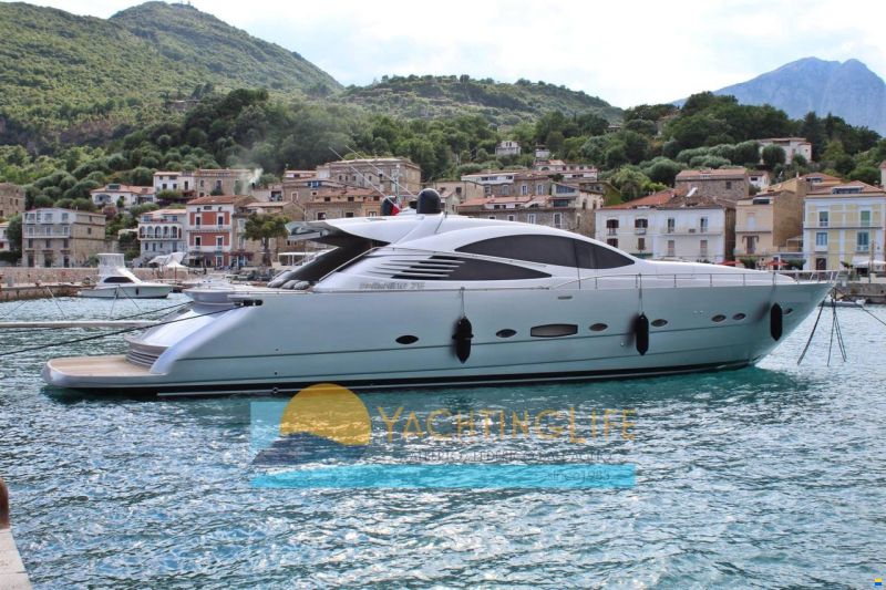 Pershing 76