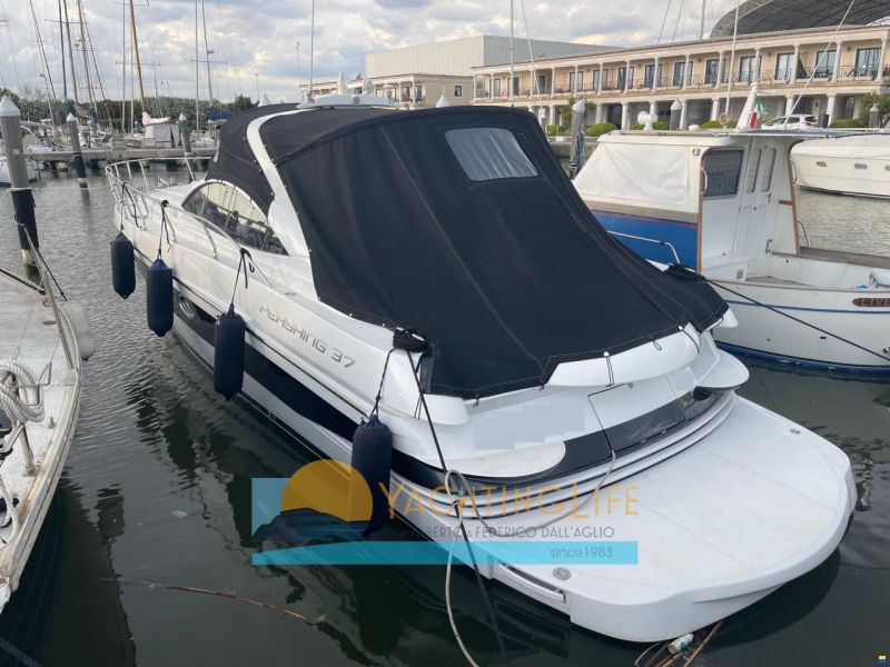 Pershing 37'