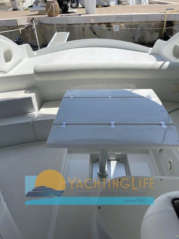 Pershing 37'