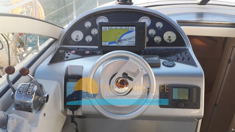 Pershing 37'