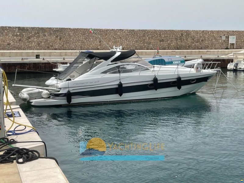 Pershing 37'