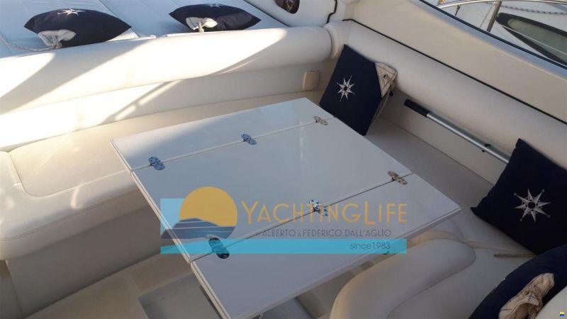 Pershing 37'