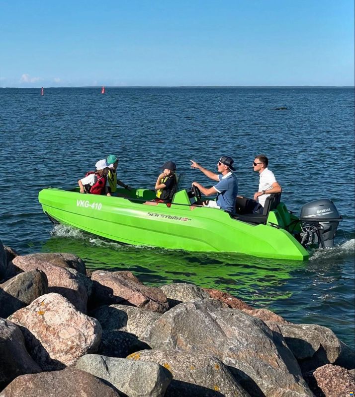 SeaStorm 14 HDPE – kolor czarny