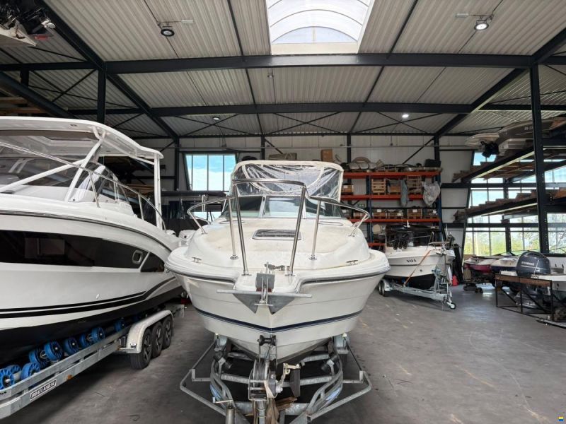Rinker 260 FIESTA FEE