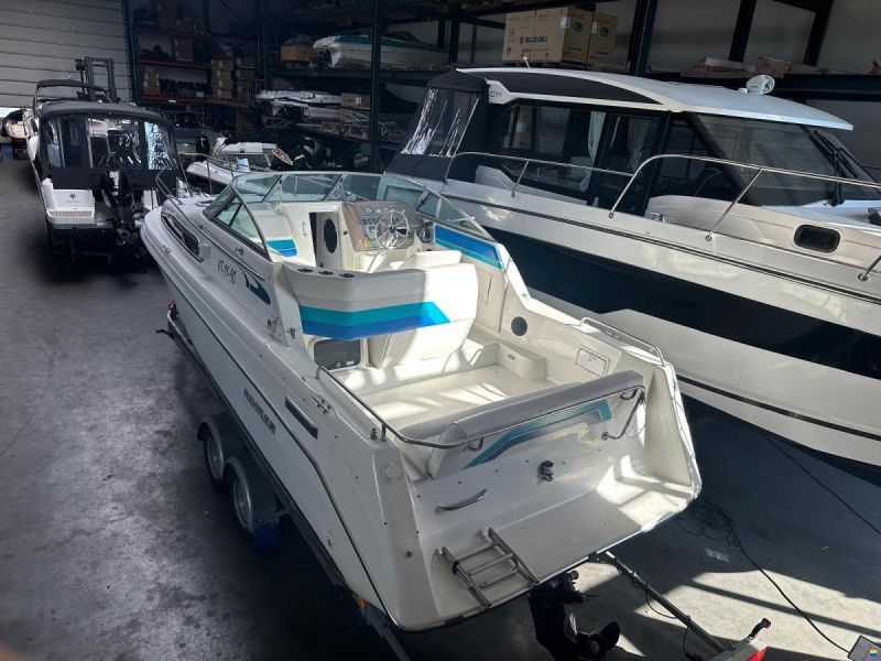 Rinker 260 FIESTA FEE