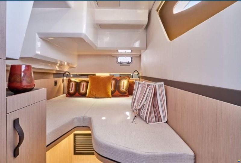 Jeanneau TH38 Twin-Hull