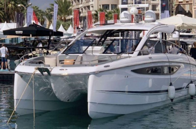 Jeanneau TH38 Twin-Hull