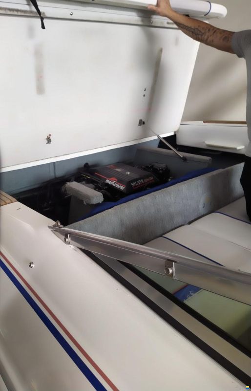 Sea Ray 200SR