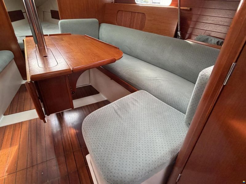 Beneteau Oceanis 321