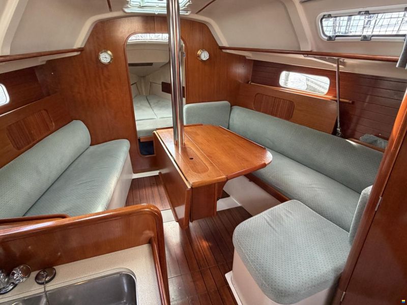 Beneteau Oceanis 321