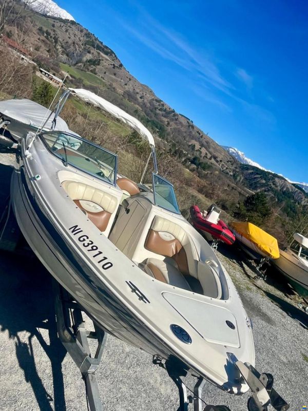 Sea Ray 240 SIGNATURE