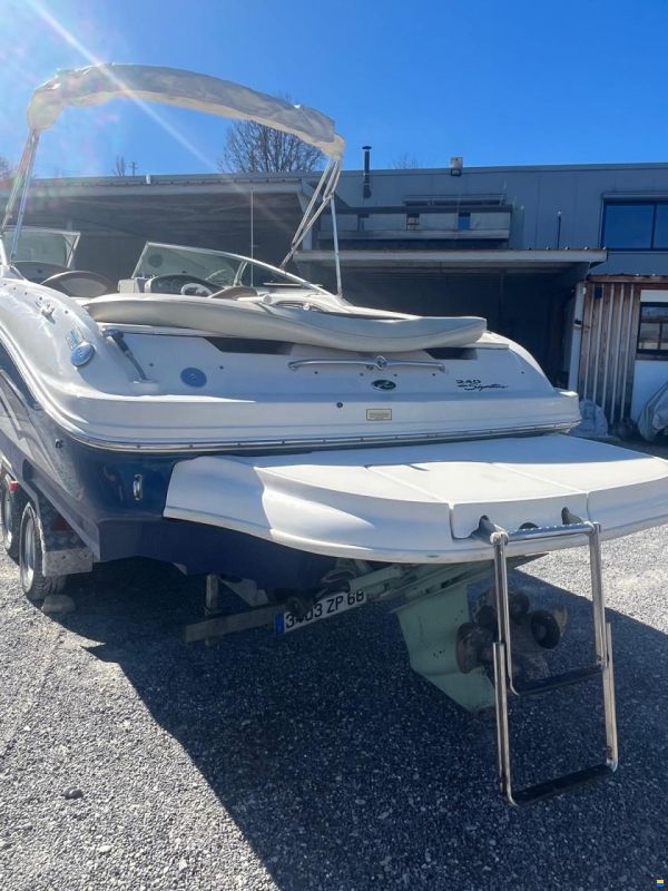 Sea Ray 240 SIGNATURE
