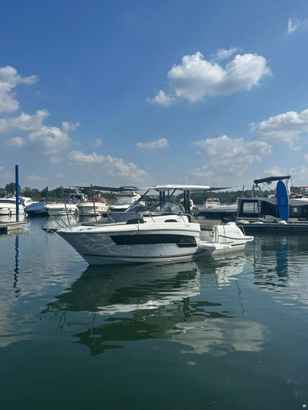Jeanneau Cap Camarat 9.0WA Serie 2