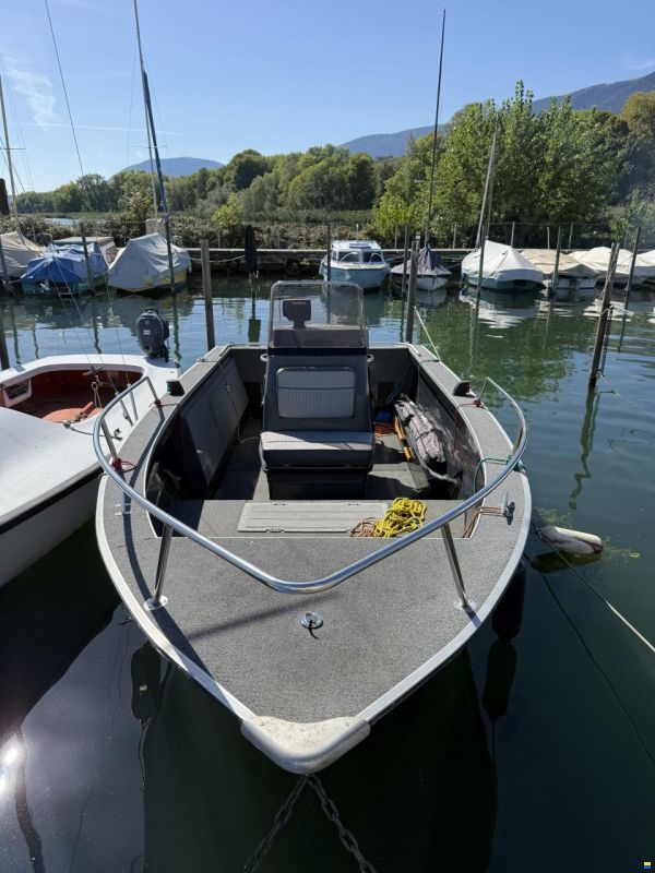 Tracker Marine Magna 19 CC