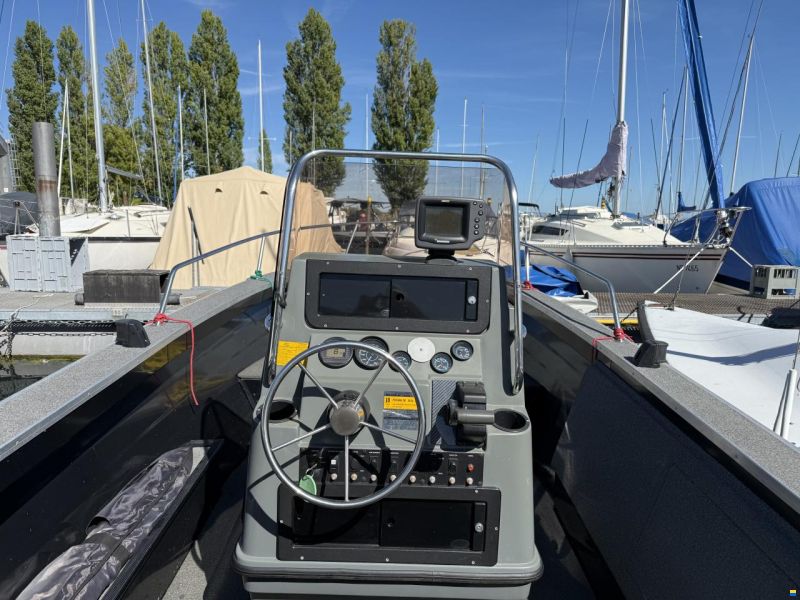 Tracker Marine Magna 19 CC