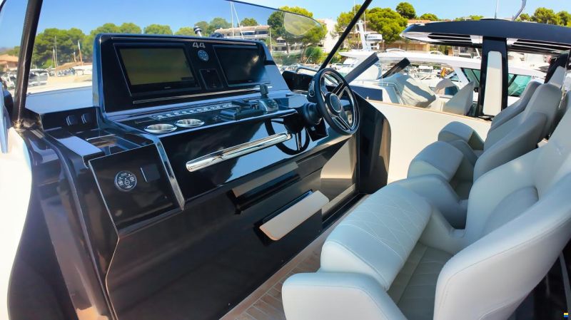 Solaris Power 44 Open