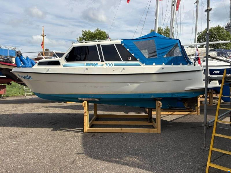 Bella 700