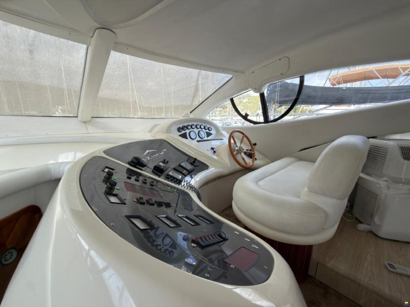 Azimut 46 Fly
