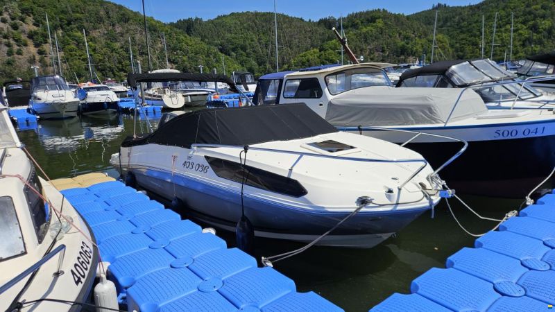 Bayliner VR5 Cuddy