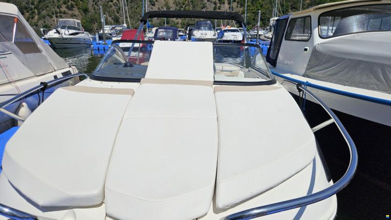 Bayliner VR5 Cuddy