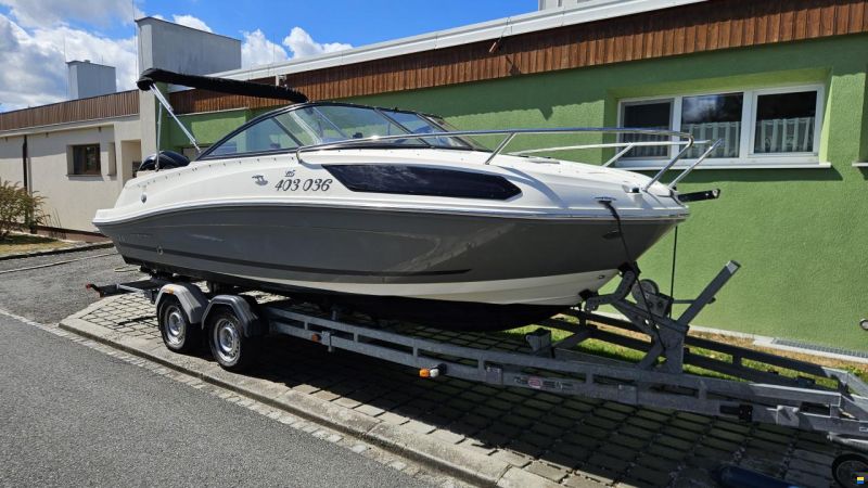 Bayliner VR5 Cuddy