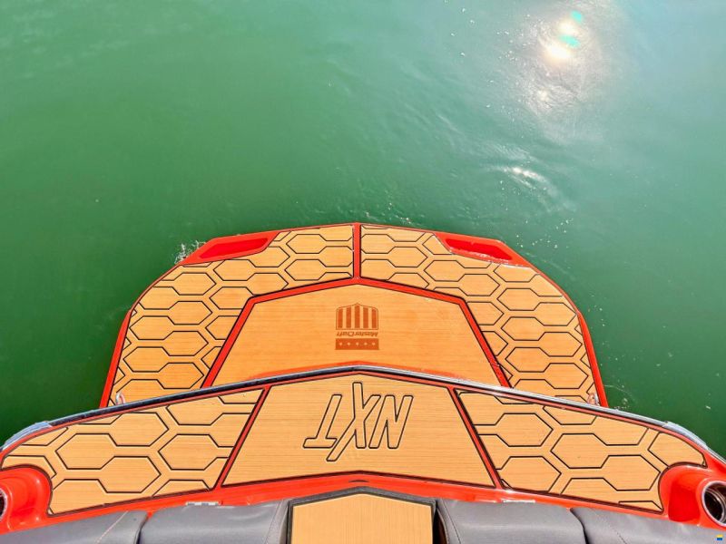 MasterCraft NXT20 Wakeboard & Wakesurf