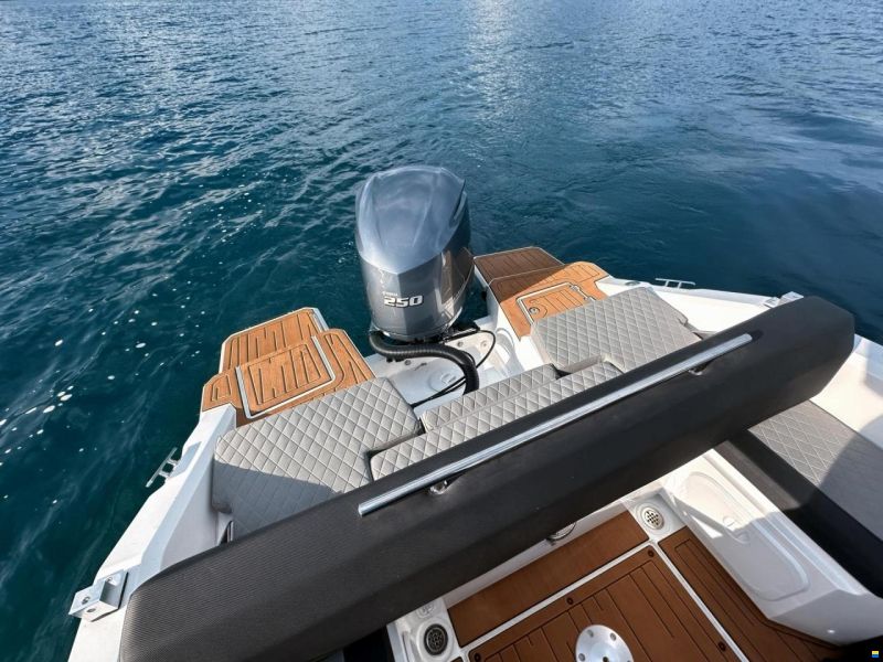 Compass Boats Bowrider BR7