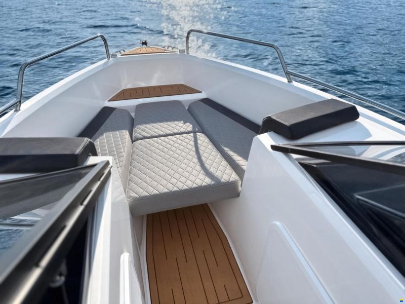 Compass Boats Bowrider BR7
