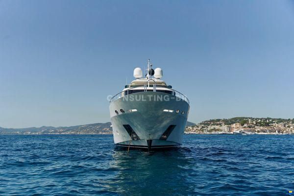 Benetti DELFINO 93