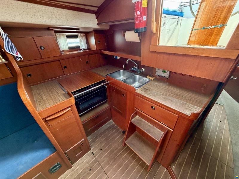 Hallberg-Rassy 352