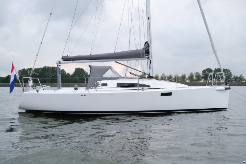 J Boats J/97E