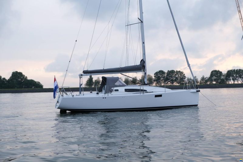 J Boats J/97E