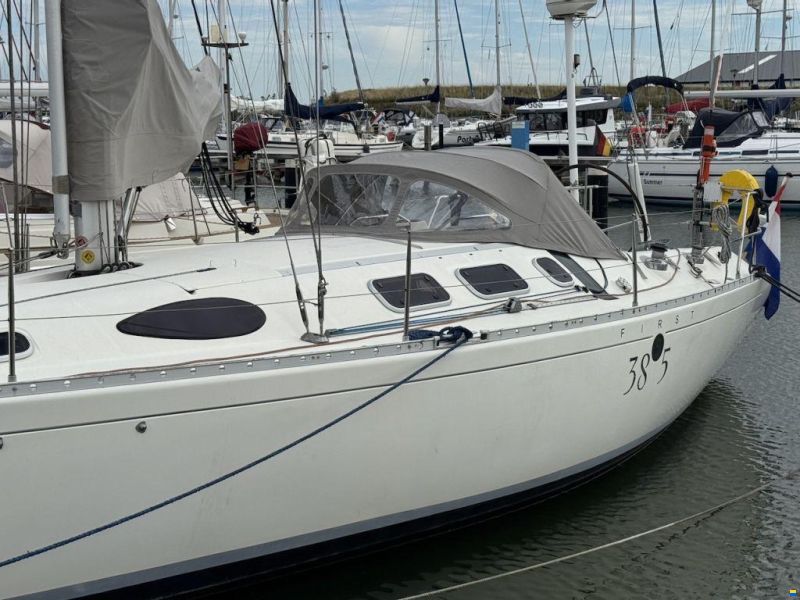 Beneteau First 38s5
