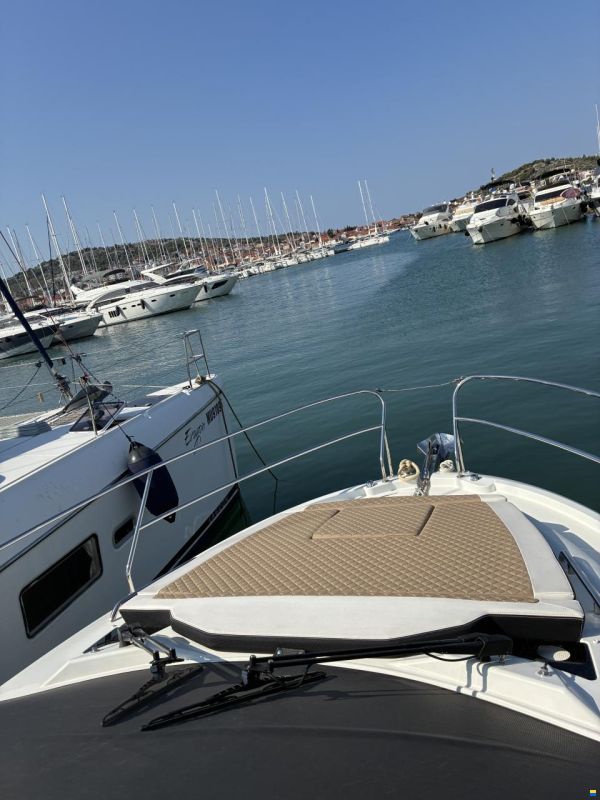 Jeanneau Leader 33