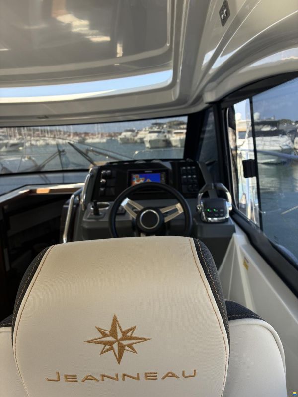 Jeanneau Leader 33