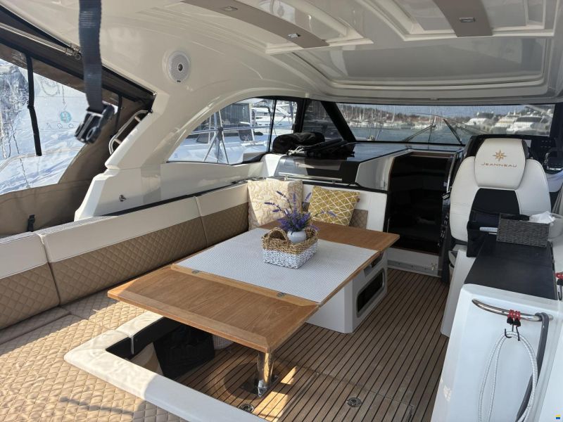 Jeanneau Leader 33