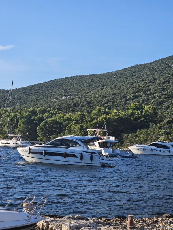 Jeanneau Leader 33