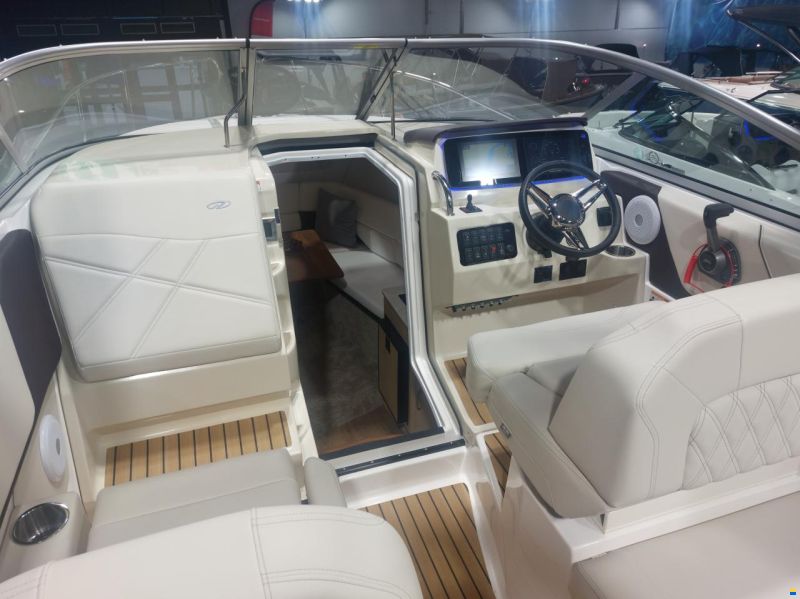 Regal 26 Express