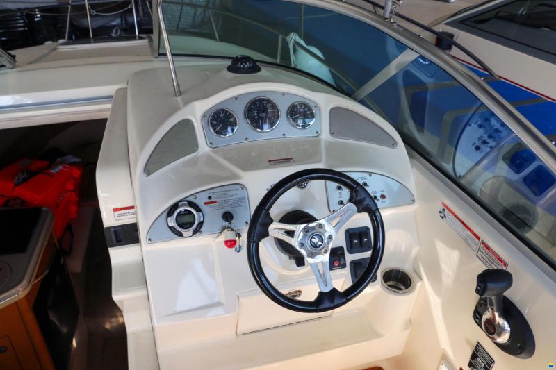 Sea Ray 255 Sundancer