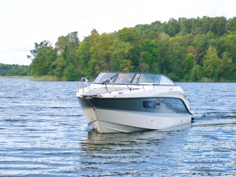 Uttern D77
