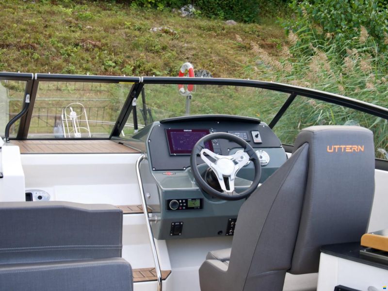 Uttern D77