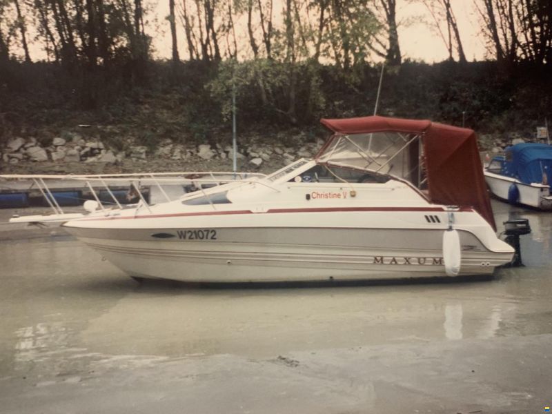 Mercury Maxum 2300 SCR inkl. Hafentrailer