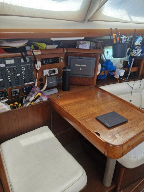 Jeanneau Sun Odyssey 37